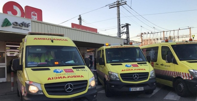Ambulancias en la estación de Cercanías de Alcalá. EMERGENCIAS 112
