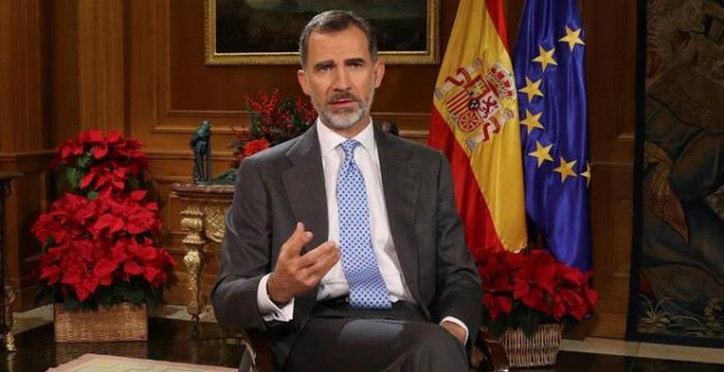 El Rey Felipe VI, durante su tradicional mensaje de Navidad desde el Palacio de La Zarzuela. Ballesteros (EFE)