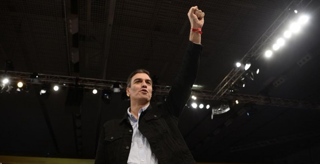 El líder del PSOE, Pedro Sánchez, en uno de los mítines de la reciente campaña electoral para el 21-D, en Barcelona. AFP/Josep Lago