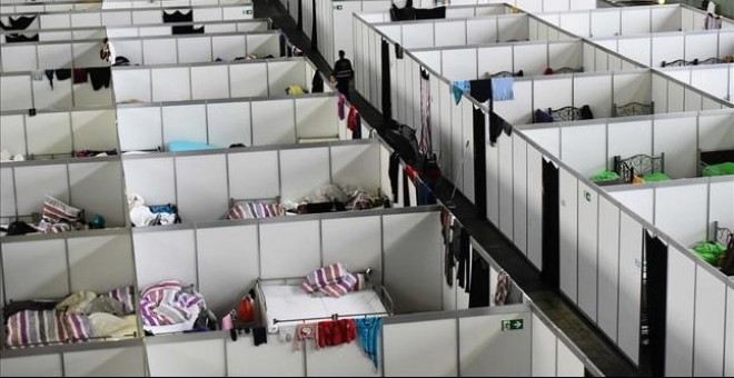 Módulos prefabricados en el viejo aeropuerto berlinés de Tempelhof  para acoger a los refugiados. AFP/Tobias Schwarz