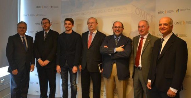 Miembros del Foro de la Profesión Médica con representantes del Ministerio de Sanidad