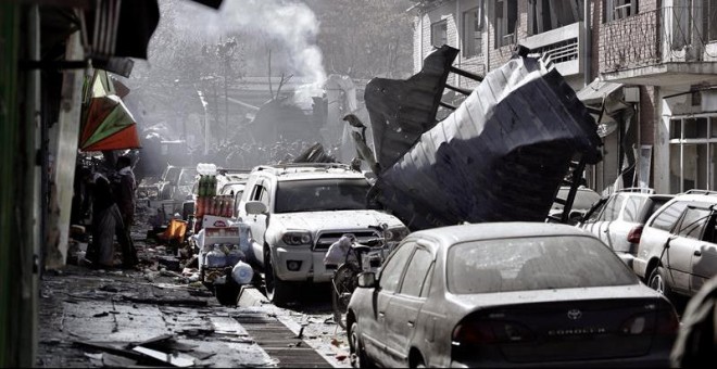 La explosión provocó decenas de muertos en Kabul. / EFE