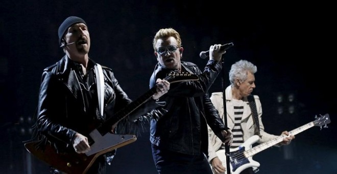 U2, durante un concierto. REUTERS