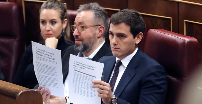 El líder de Ciudadanos, Albert Rivera, durante su intervención en la sesión de control al Gobierno en el Congreso de los Diputados. EFE/Ballesteros