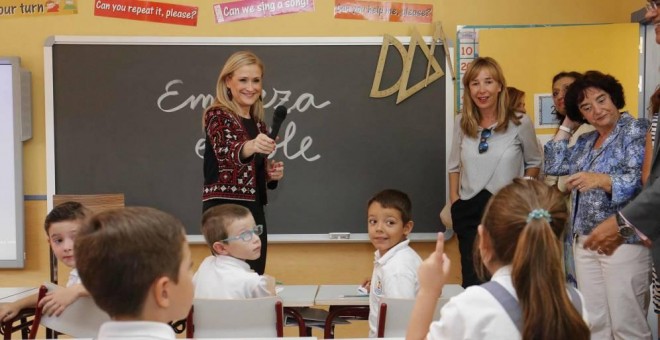 Cristina Cifuentes, inaugurando el curso escolar. MADRID.ORG