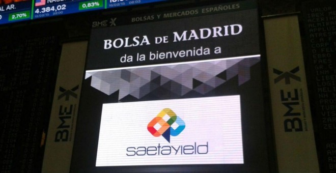 Panel informativo del estreno en bolsa de Saeta Yield en la Bolsa de Madrid. EFE