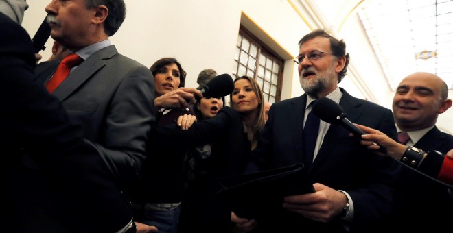 El presidente del Ejecutivo, Mariano Rajoy, a su llegada a la sesión de control al Gobierno en el Congreso de los Diputados. EFE/Juan Carlos Hidalgo
