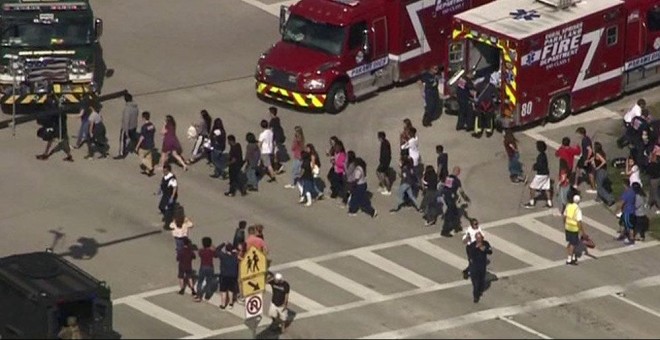 Un tiroteo en un colegio del sur de Florida deja numerosas víctimas. REUTERS