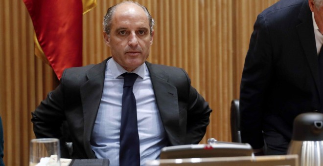 El expresidente de la Comunidad Valenciana Francisco Camps, durante su comparecencia ante la Comisión de Investigación sobre la presunta financiación ilegal del PP,  en el Congreso de los Diputados. EFE/Chema Moya