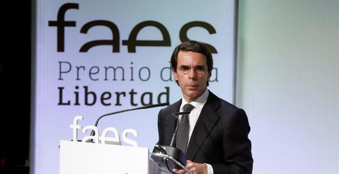 El presidente de la Fundación FAES y expresidente del Gobierno José María Aznar, durante su intervención en la entrega del VIII Premio FAES. EFE/JuanJo Martín