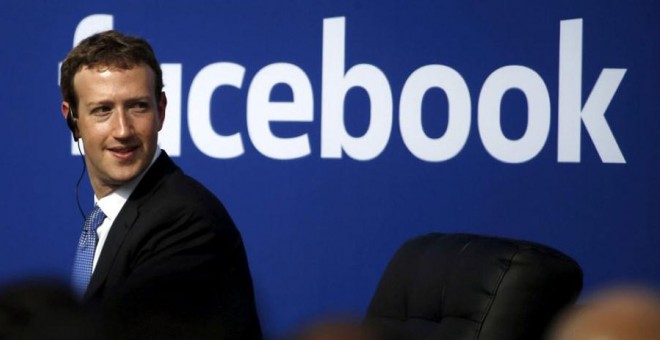 Zuckerberg, en la sede central de Facebook en Menlo Park. REUTERS/Stephen Lam
