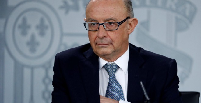 El ministro de Hacienda y Función Pública, Cristóbal Montoro, durante la rueda de prensa en la que ha presentado los Presupuestos Generales del Estado.EFE/ J.J.Guillen