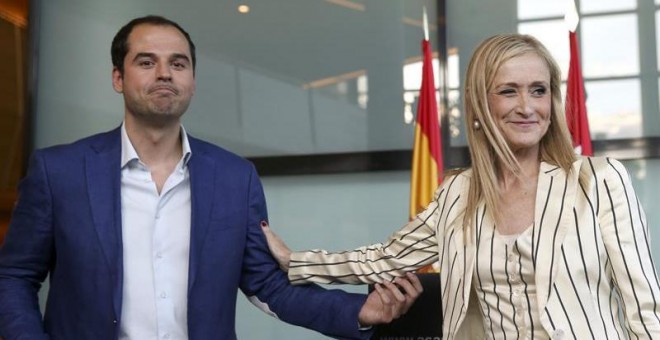 El portavoz de Ciudadanos en la Asamblea de Madrid, Ignacio Aguado, y la presidenta de la Comunidad, Cristina Cifuentes / EUROPA PRESS