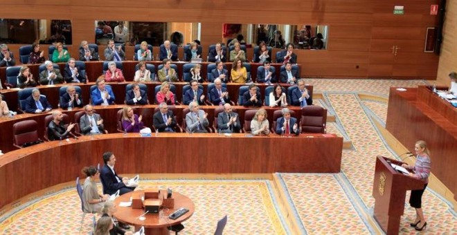 La presidenta madrileña, Cristina Cifuentes, comparece en un pleno extraordinario de la Asamblea de Madrid, a petición de la oposición, para dar explicaciones sobre las supuestas irregularidades del máster que posee de la Universidad Rey Juan Carlos (URJC