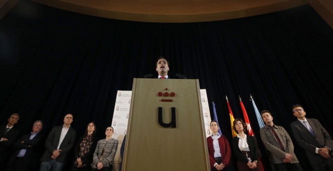 El rector de la Universidad Rey Juan Carlos, Javier Ramos, en rueda de prensa sobre  el máster de la presidenta de Madrid, Cristina Cifuentes.EFE/ Javier Lizón