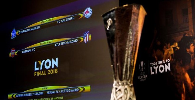 El trofeo de campeones la Liga Europa. - EFE