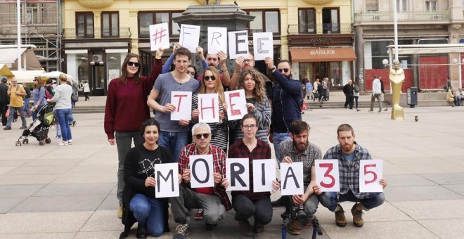 Activistas europeos TROS Zagreb apoyan migrantes encarcelados en Grecia. MARÍA IGLESIAS