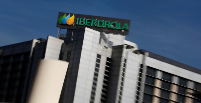 El logo de Iberdroa, en su sede en Madrid. REUTERS/Susana Vera