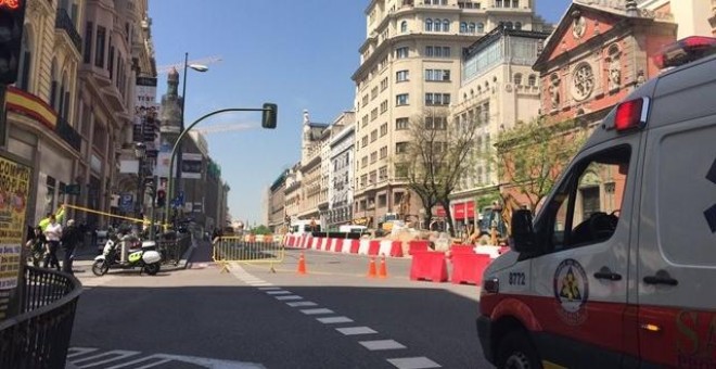 Desalojan viviendas y comercios entre Alcalá y Gran Vía por la rotura de una tubería de gas de gran dimensión. 8 DE MAYO DE 2018. EMERGENCIAS MADRID