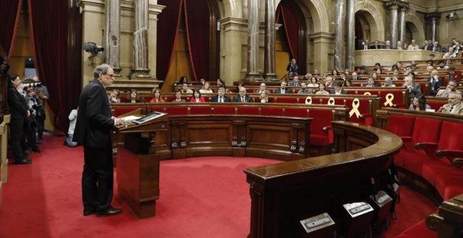 El candidato a presidente de la Generalitat por JxCat, Quim Torra, durante su intervención ante el pleno del Parlament, donde se celebra la segunda sesión del debate de investidura. EFE/Andreu Dalmau