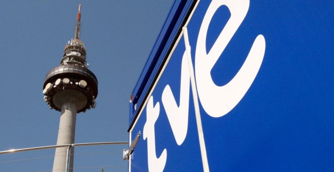 Vista de la torre el 'Pirulí', centro de comunicaciones de RTVE. EFE