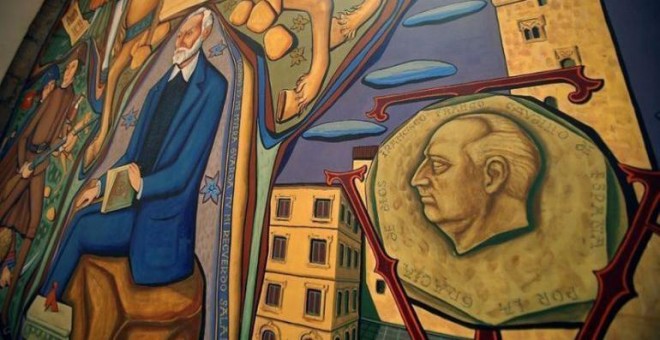 Parte del mural del Ayuntamiento de Salamanca, con la recreación del dictador. EFE