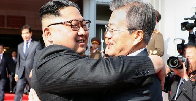 26/05/2018.- Los líderes de las dos Coreas se vuelven a reunir. Corea del Sur, Singapur) EFE/EPA/CHEONG WA DAE