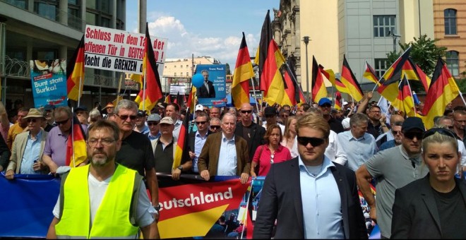27/05/2018 Cabeza de la manifestación ultraderechista en Berlín con Alexander Gauland (chaqueta verde) en el centro. JAVIER PÉREZ DE LA CRUZ