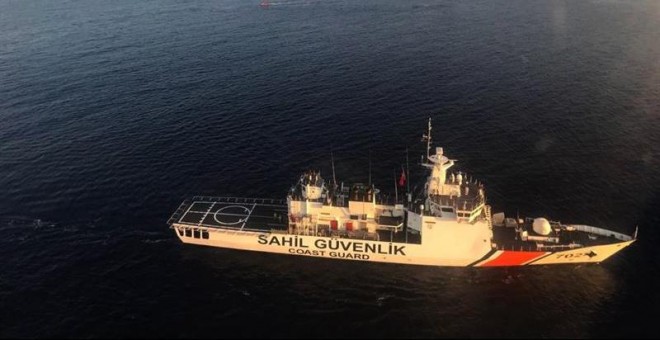 Imagen  de un buque tunecino de salvamento marítimo. | EFE/EPA/TURKISH COAST GUARD COMMAND