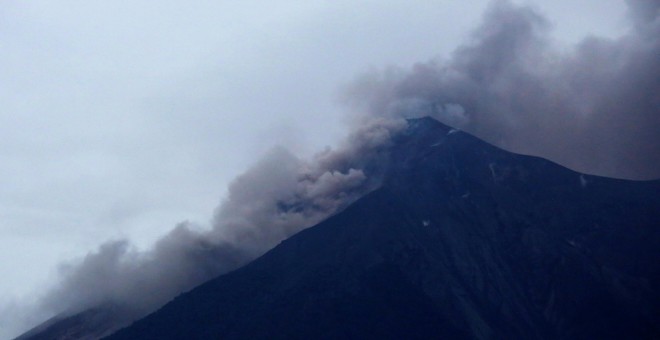 El volcán de Fuego en Guatemala, en erupción. / Reuters