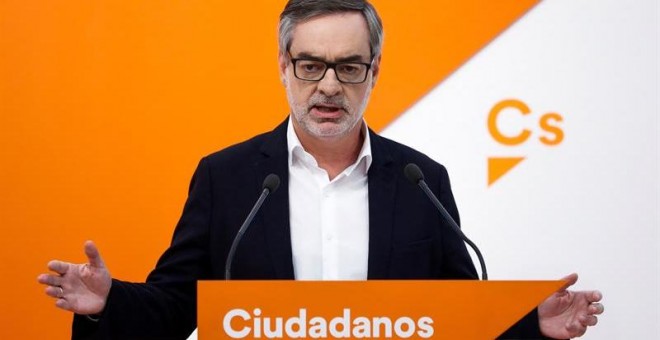 El secretario general de Cs, José Manuel Villegas, durante la rueda de prensa posterior a la reunión del Comité Permanente del partido celebrada hoy en Madrid. EFE/Emilio Naranjo