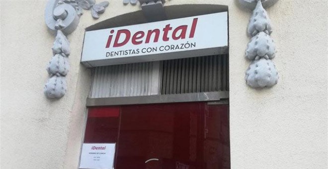 Entrada a una clínica de iDental. (EP)