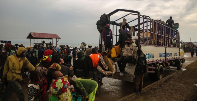 Refugiados en el puerto de Sebagoro. - MOHAMMAD GHANNAM (MSF)