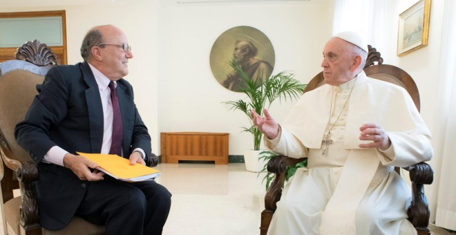 El Papa Francisco durante una entrevista con la agencia Reuters, el pasado 17 de junio. REUTERS