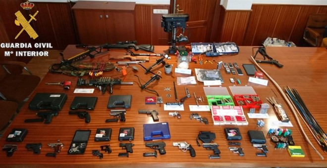 Parte del arsenal incautado por la Guardia Civil. EUROPA PRESS/Guardia Civil