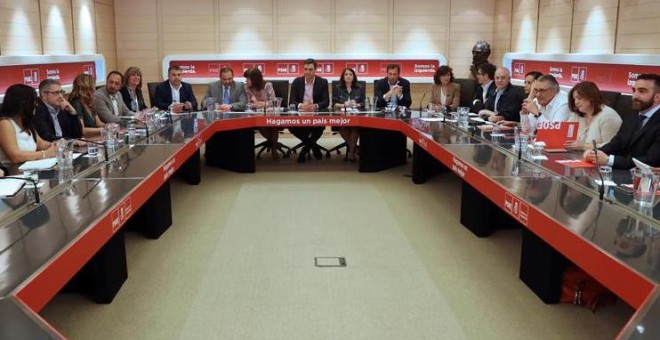 8/06/2018.- El presidente del Gobierno, Pedro Sánchez, durante una reunión de la Comisión Permanente de la Ejecutiva del partido. EFE/Ballesteros