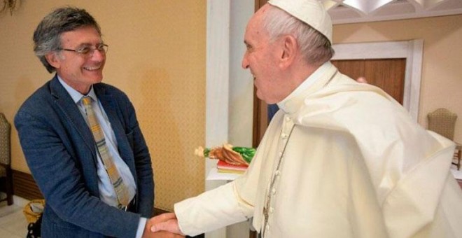 Paolo Ruffini y el papa Francisco.