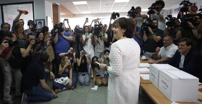 Soraya Sáez de Santamaría, vota este jueves en Madrid. EFE/Javier Lizón