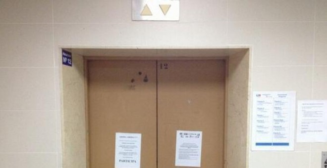 El ascensor donde se encontró el cuerpo sin vida del hombre en el hospital La Paz.- TWITTER
