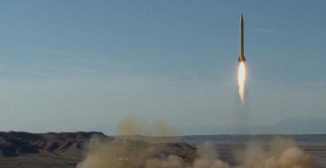 Corea del Norte lanza un misil balístico desde un submarino - AFP