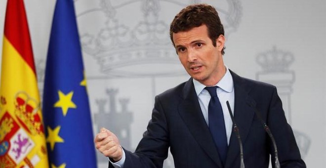 El líder del PP, Pablo Casado, durante la rueda de prensa que ofrece tras la reunión que ha mantenido con el presidente del Gobierno, Pedro Sánchez/ EFE (Fernando Alvarado)