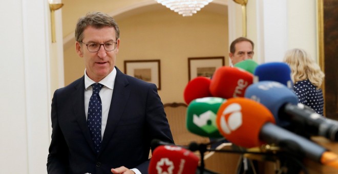 El presidente de la Xunta de Galicia, Alberto Nuñez-Feijóo, durante la conferencia de prensa posterior a su reunión con la Ministra de Hacienda María Jesús Montero, en Madrid. EFE/Chema Moya