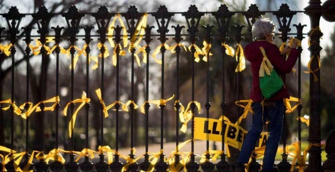 Lazos amarillos colocados en Catalunya. EFE/Archivo