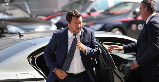 El viceprimer ministro italiano y titular de Interior, Matteo Salvini, a su llegada al funeral de Estado por las víctimas del derrumbe del puente Morandi en Génova. REUTERS/Stefano Rellandini