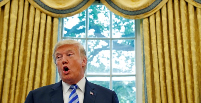 El presidente Donald Trump en el despacho oval de la Casa Blanca. REUTERS/Leah Millis