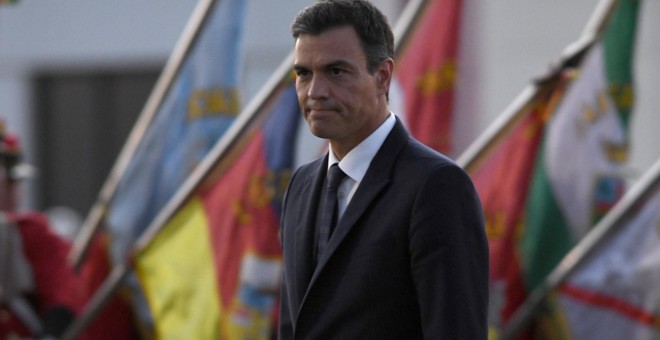 El presidente del Gobierno, Pedro Sanchez, a su llegada al aeropuerto Viru Viru, en la ciudad boliviana de Santa Cruz. REUTERS/Rodrigo Urzagasti