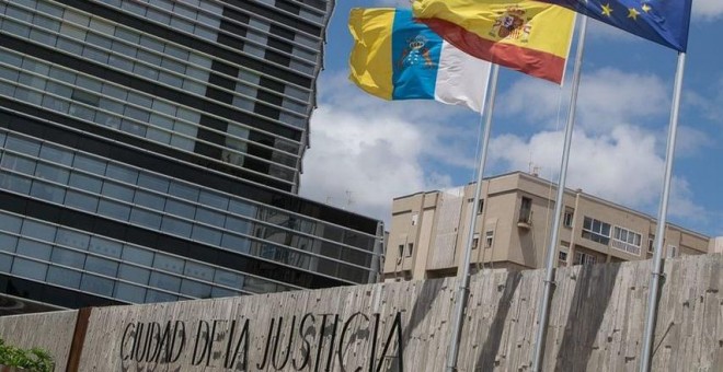 Fachada de la Ciudad de la Justicia de Las Palmas.  EFE