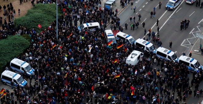 Vista aérea de las protestas de neonazis en Chemnitz, Alemania. REUTERS/Hannibal Hanschkle