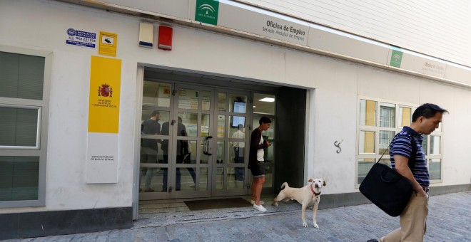 Oficina del Servicio Andaluz de Empleo, en Sevilla..  REUTERS/Marcelo del Pozo
