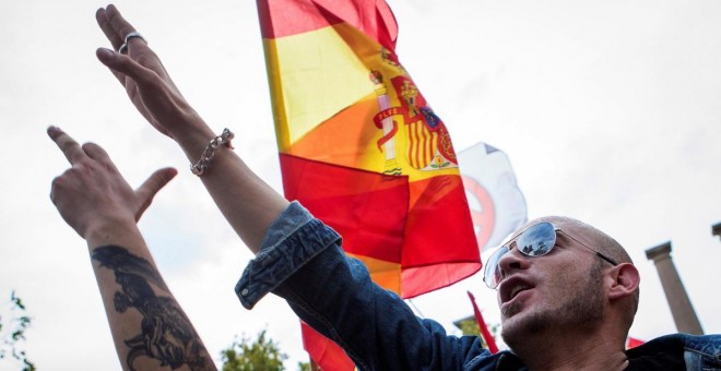 Participants en la manifestació espanyolista d'aquest diumenge, 9 de setembre, a Barcelona. EFE / Enric Fontcuberta.